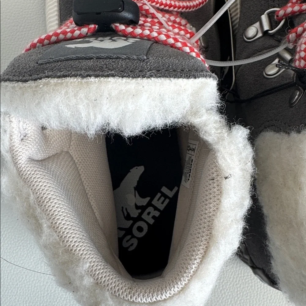 NWT Out N About Sorel Kids Waterproof Boots - Charcoal with Red Laces Size 5. - Picture 4 of 6